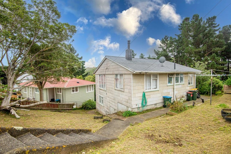 105 Champion Street, Cannons Creek, Porirua - Carousel 1