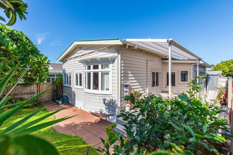 1/38 Tawhiri Road, One Tree Hill, Auckland - Carousel 1