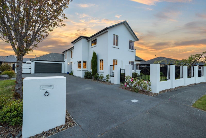 6 St Keverne Close, Burwood, Christchurch - Carousel 1