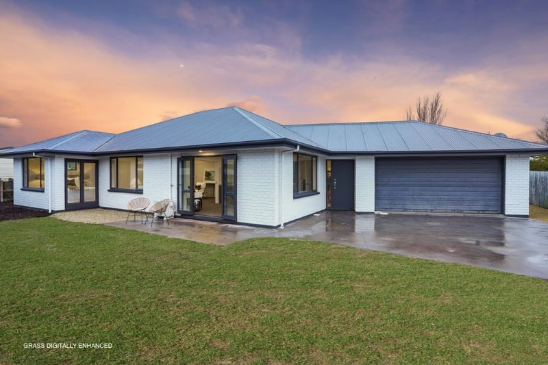 12A Woodgrove Avenue, North New Brighton, Christchurch - Carousel 1