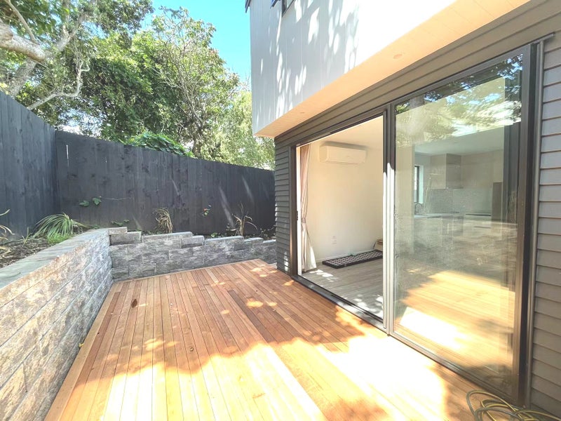 2D Stokes Road, Mount Eden, Auckland - Carousel 1