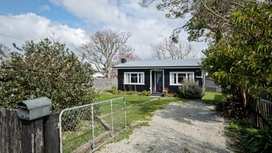 12 Gordon Street, Mangapapa, Gisborne - Carousel 1