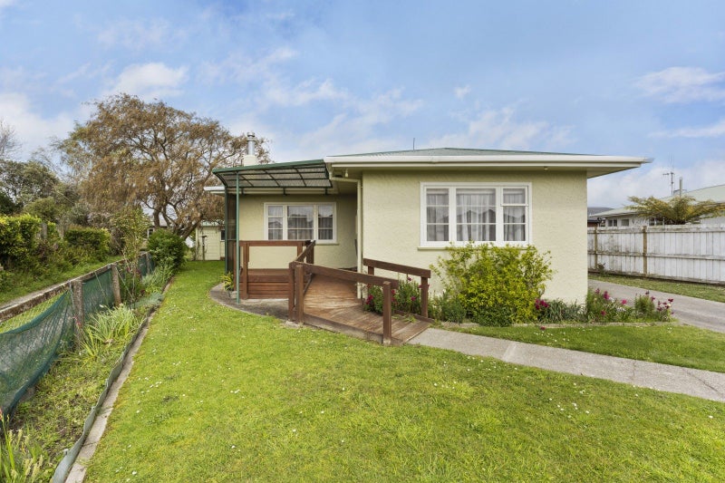 11 Windsor Street, Terrace End, Palmerston North - Carousel 1