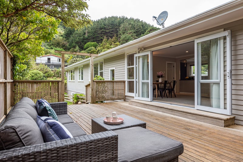 171 Parkvale Road, Karori, Wellington - Carousel 1