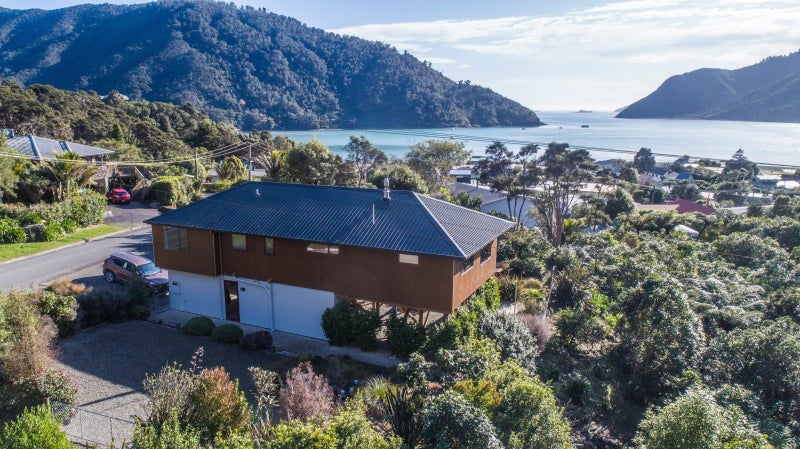 1 Field Terrace, Ōkiwi Bay - Carousel 2