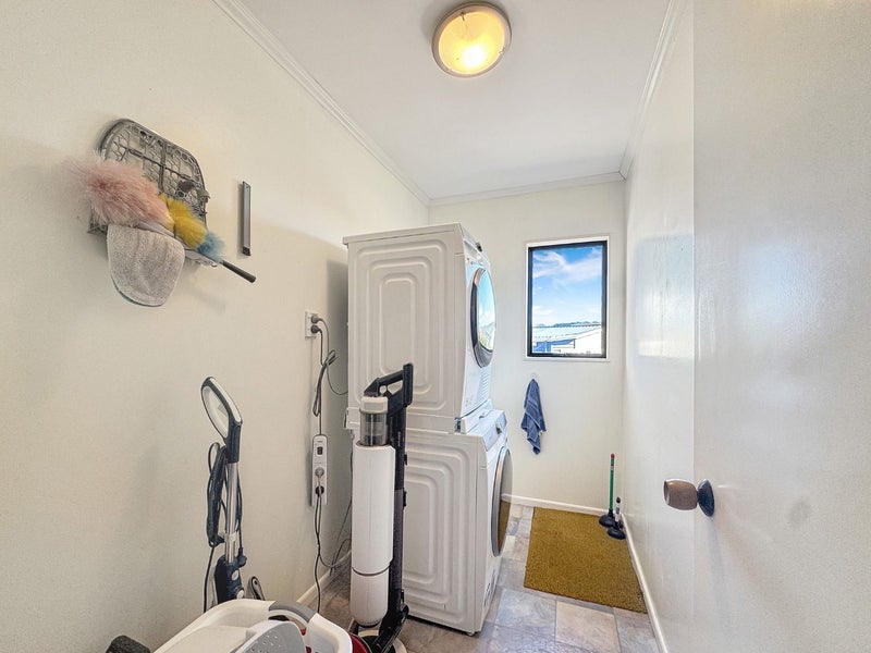 25 Pelorous Street, Paparangi, Wellington - Carousel 17