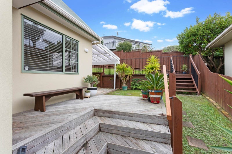 2/10 Sailfish Drive, West Harbour, Auckland - Carousel 2