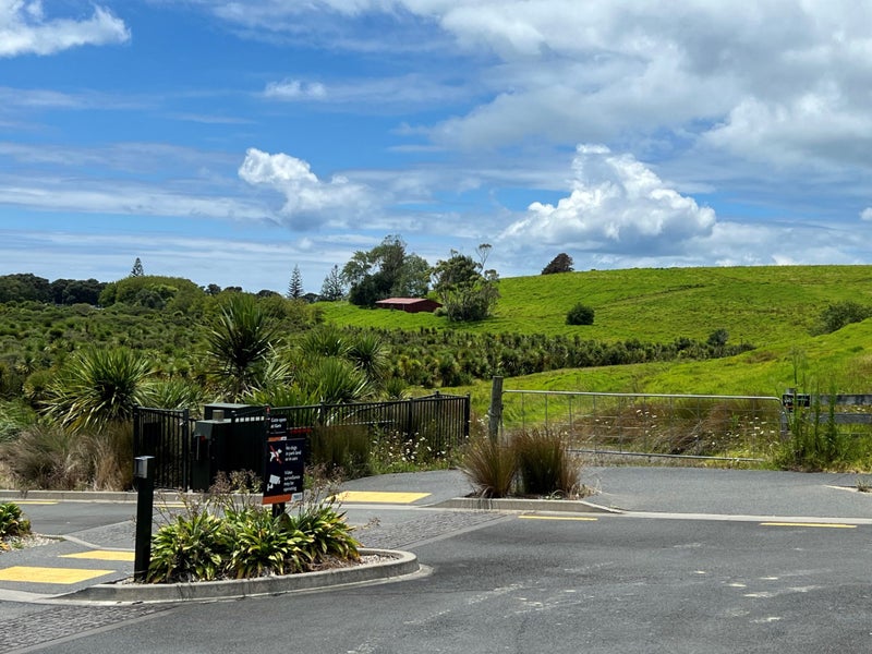 7 Bounty Road, Long Bay, Auckland - Carousel 40