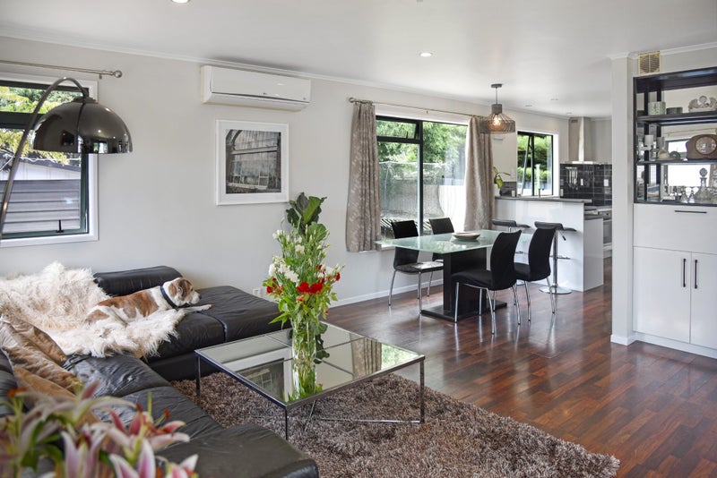 17 Ashcroft Avenue, Mangere Bridge, Auckland - Carousel 1