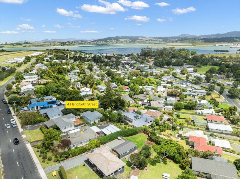 4 Handforth Street, Onerahi, Whangarei - Carousel 2