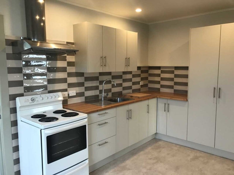 24 Beckford Road, Saint Martins, Christchurch - Carousel 1