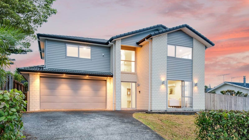 31 Lyttelton Avenue, Forrest Hill, Auckland - Carousel 1