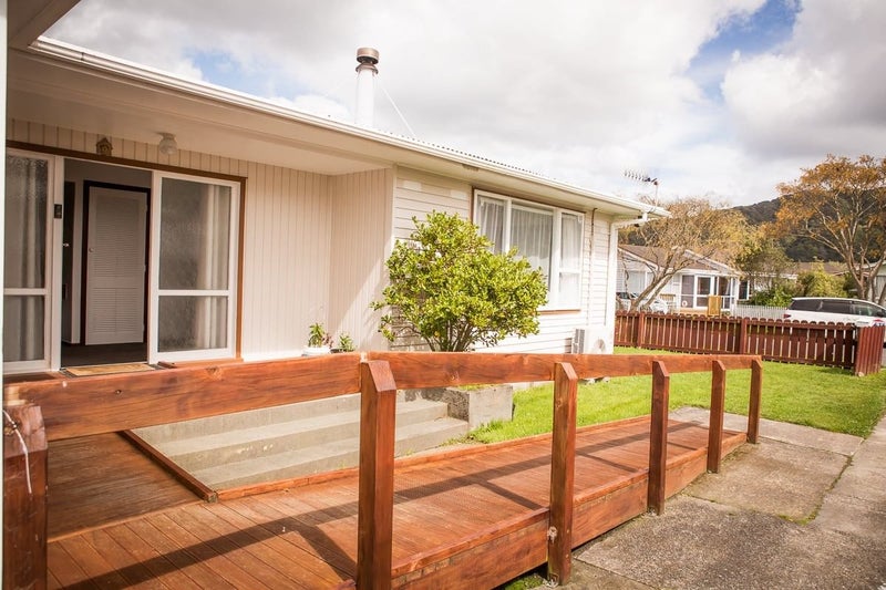 4 Kawatiri Grove, Wainuiomata, Lower Hutt - Carousel 1
