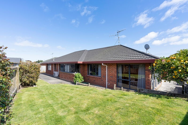 74 Cedar Drive, Paraparaumu Beach, Paraparaumu - Carousel 2