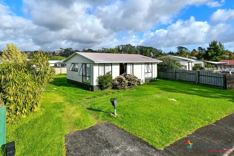 12 Starforth Place, Henderson, Auckland - Carousel 1