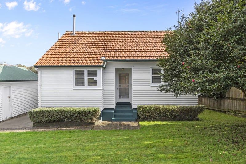 27 Bledisloe Terrace, Hamilton East, Hamilton - Carousel 2