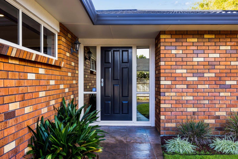 17D Kinross Drive, Merrilands, New Plymouth - Carousel 2