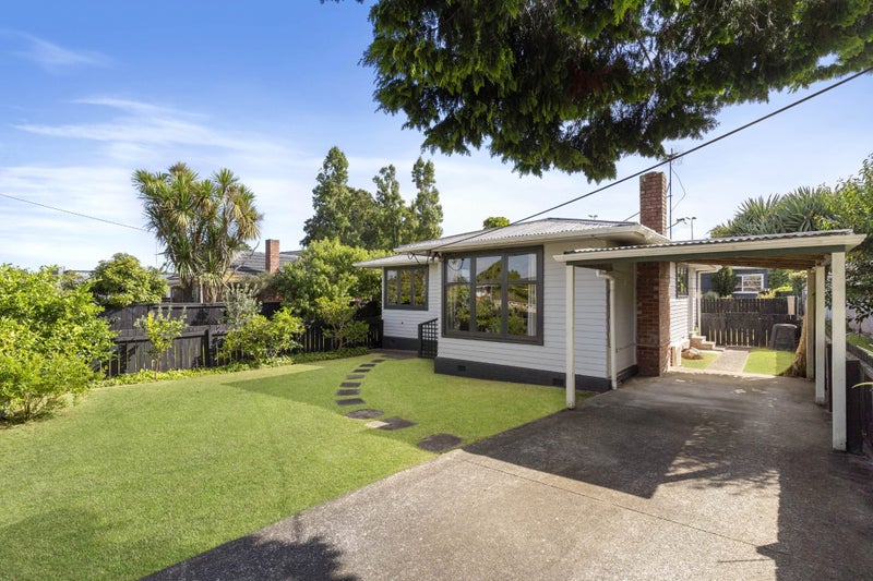 33 NEIL Avenue, Te Atatu Peninsula, Auckland - Carousel 2