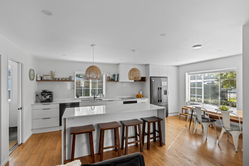 40 Walton Street, Red Beach, Whangaparāoa - Carousel 2