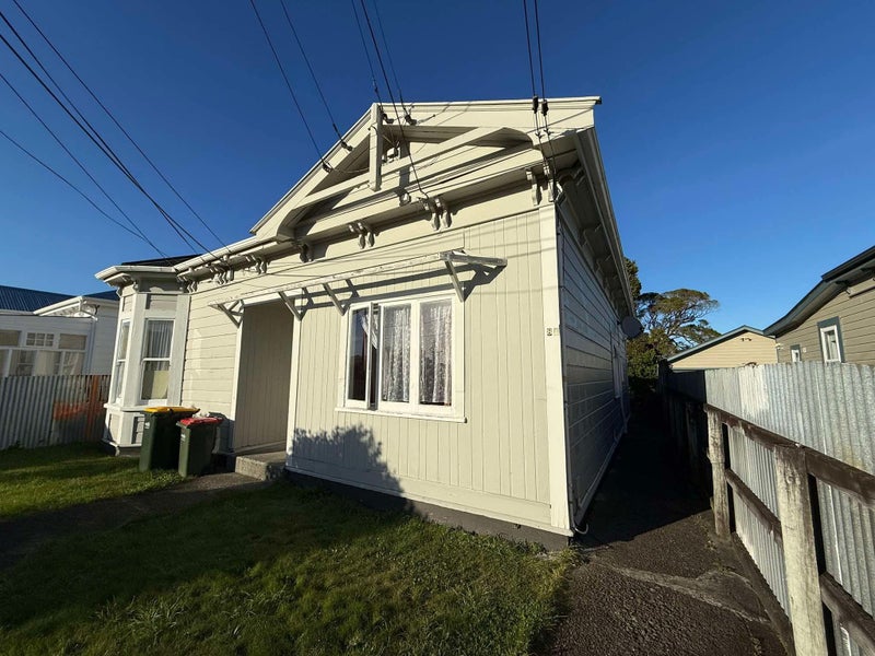 8 Central Terrace, Alicetown, Lower Hutt - Carousel 2