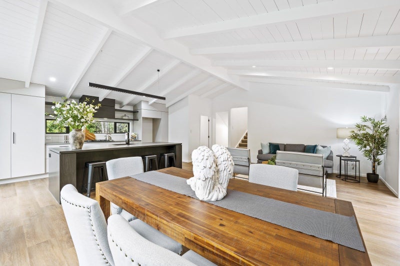 11 Marina Grove, Frankleigh Park, New Plymouth - Carousel 2