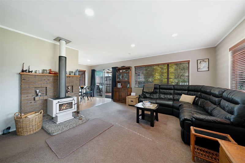 12 Talavera Place, Te Atatu South, Auckland - Carousel 2