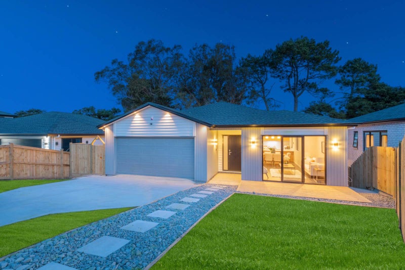 34 Patrick Rice Drive, Swanson, Auckland - Carousel 1