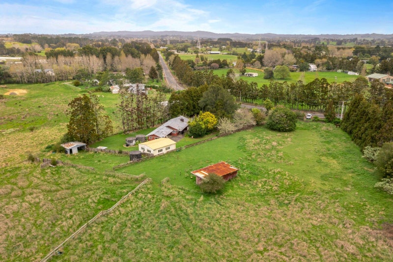 276 Boord Crescent, Kumeu - Carousel 1