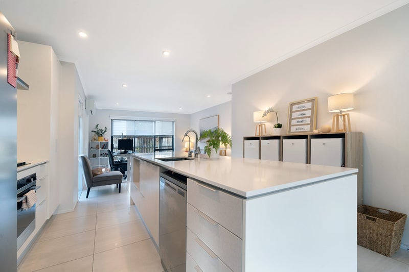 16 Waimoana Close, Massey, Auckland - Carousel 2