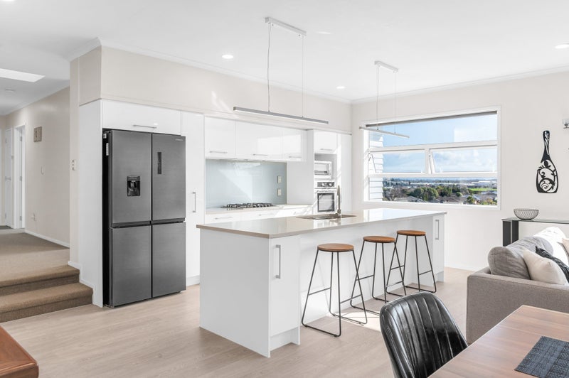 40 The Ford, Huntington, Hamilton - Carousel 2