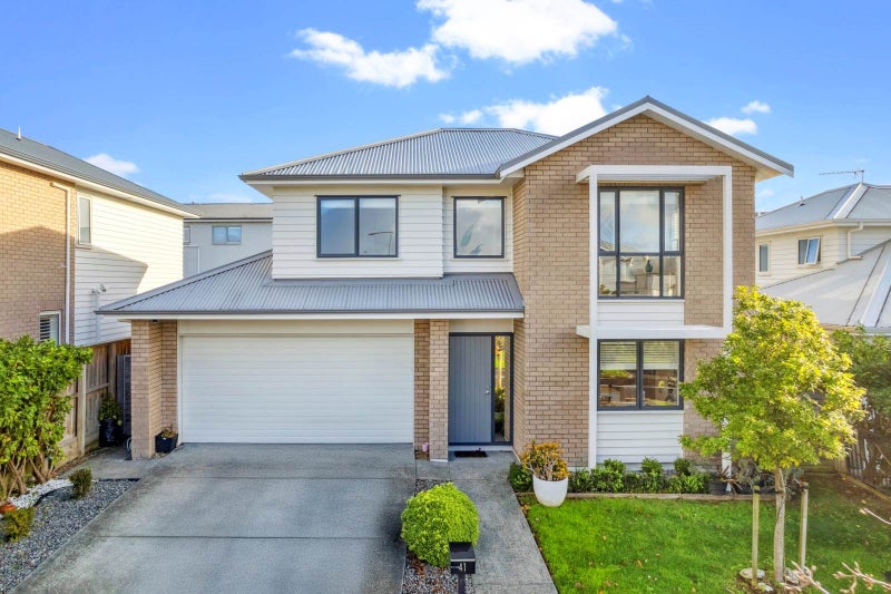 41 William Wallbank Crescent, Swanson, Auckland - Carousel 1