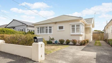 12 Bentinck Avenue, Strathmore Park, Wellington - Carousel 1