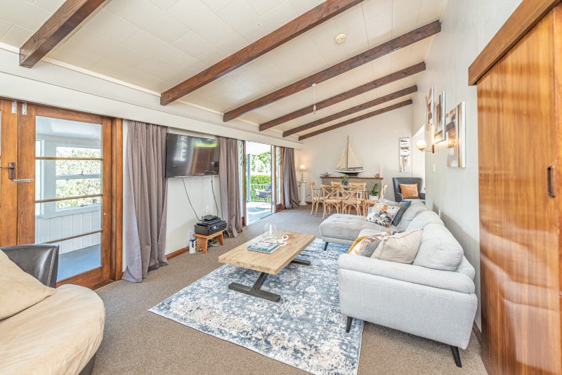 11 Devon Road, Springvale, Whanganui - Carousel 2