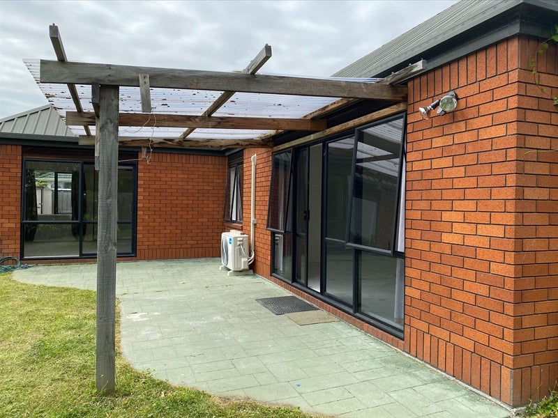 2/4 Betwin Avenue, Sockburn, Christchurch - Carousel 2