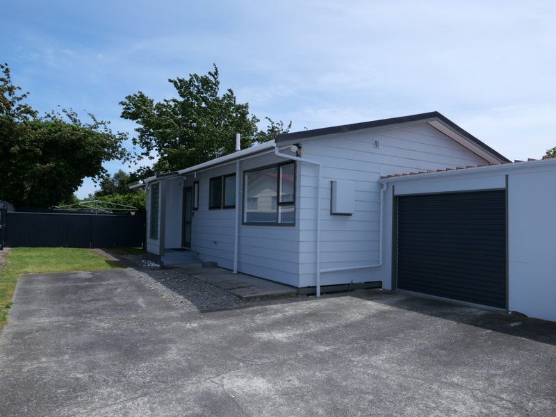 7B Cypress Drive, Maungaraki, Lower Hutt - Carousel 2