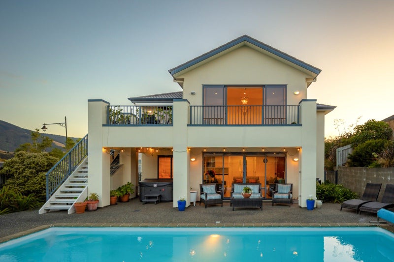 1 Crown Terrace, Britannia Heights, Nelson - Carousel 2