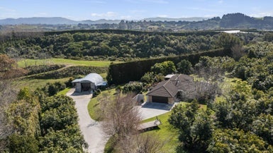 27C Gill Lane, Te Puna - Carousel 1