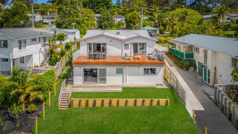 15 Alexander Avenue, Torbay, Auckland - Carousel 1