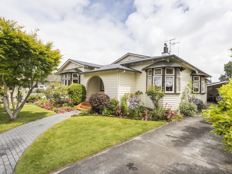 17 Beresford Street, Takaro, Palmerston North - Carousel 1