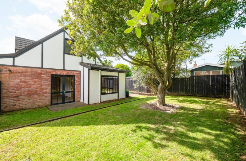 63 Houchens Road, Glenview, Hamilton - Carousel 2