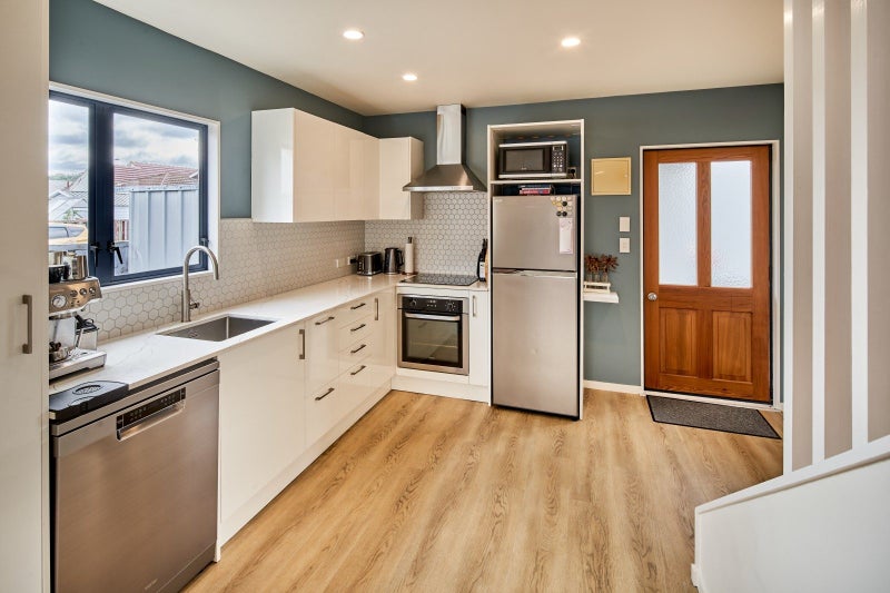 3/115 Hobart Street, Miramar, Wellington - Carousel 2