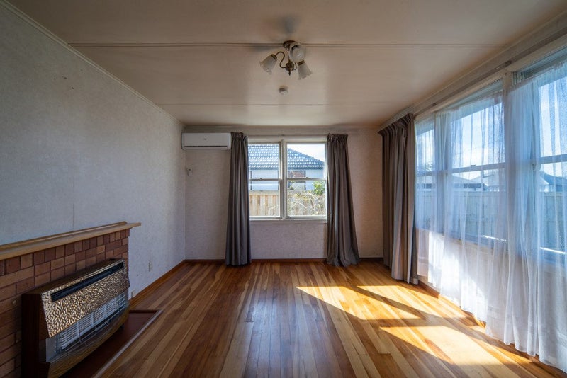 27 Willis Street, Bader, Hamilton - Carousel 1