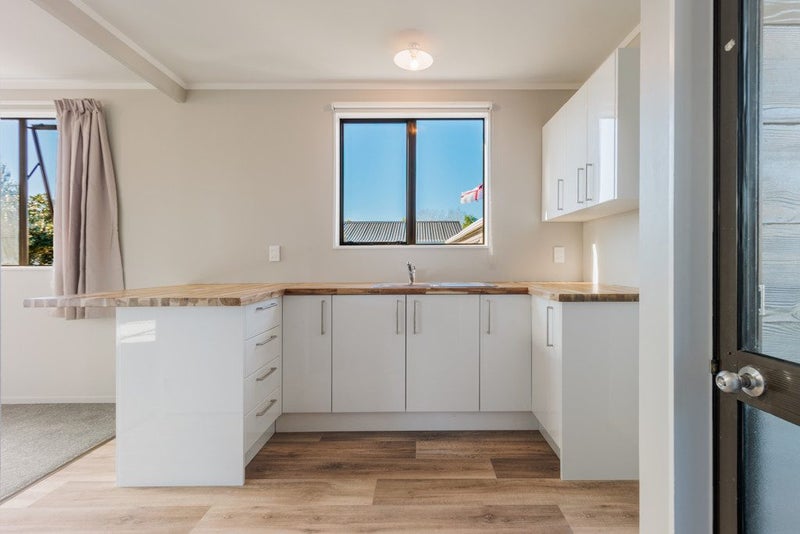 5 Gillett Lane, Enderley, Hamilton - Carousel 1