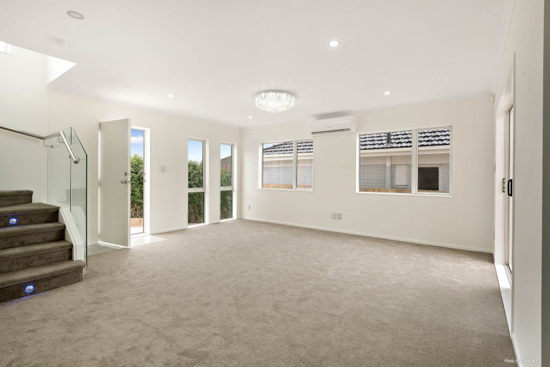 586A Massey Road, Mangere, Auckland - Carousel 2