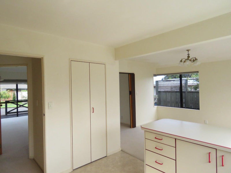 5 Kellyville Heights, Merrilands, New Plymouth - Carousel 2