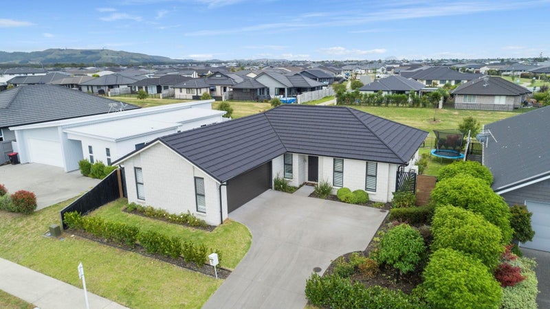 25 Stevenson Drive, Papamoa - Carousel 1