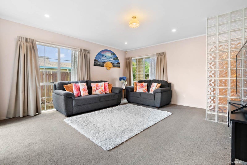 18 Settlers Cove, Weymouth, Auckland - Carousel 2
