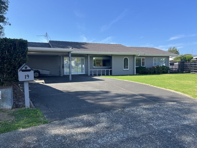 19 Linklater Avenue, Bellevue, Tauranga - Carousel 1