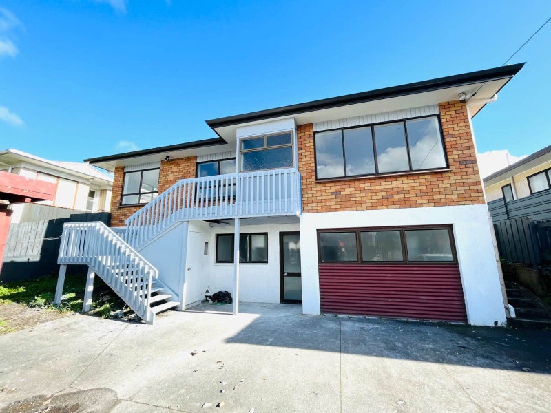 7A Fowlds Avenue, Sandringham, Auckland - Carousel 1