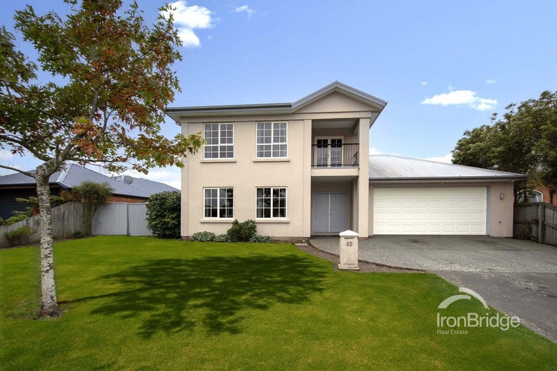 42 Kinsella Crescent, Aidanfield, Christchurch - Carousel 1